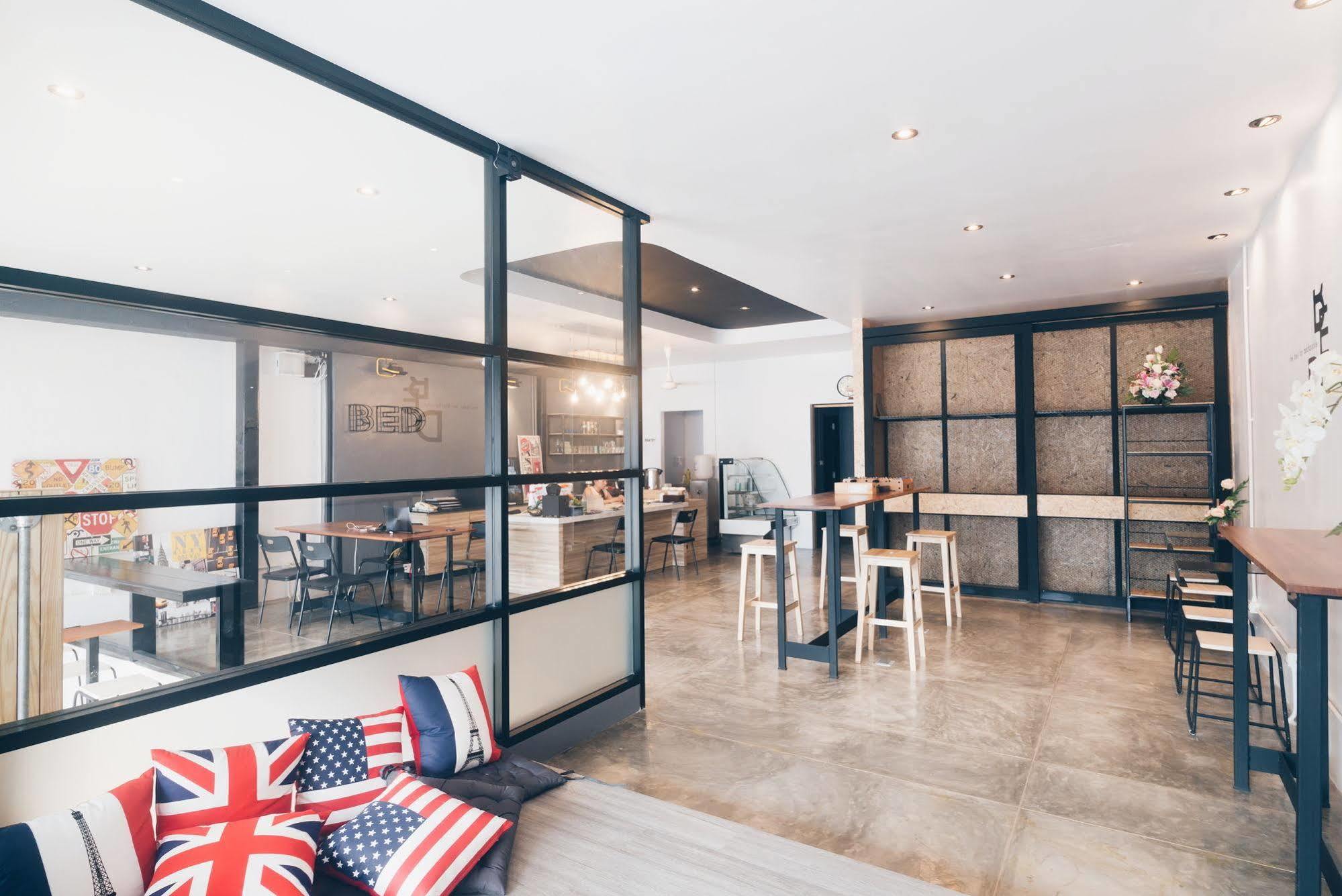 Bed Hostel Phuket Exterior photo