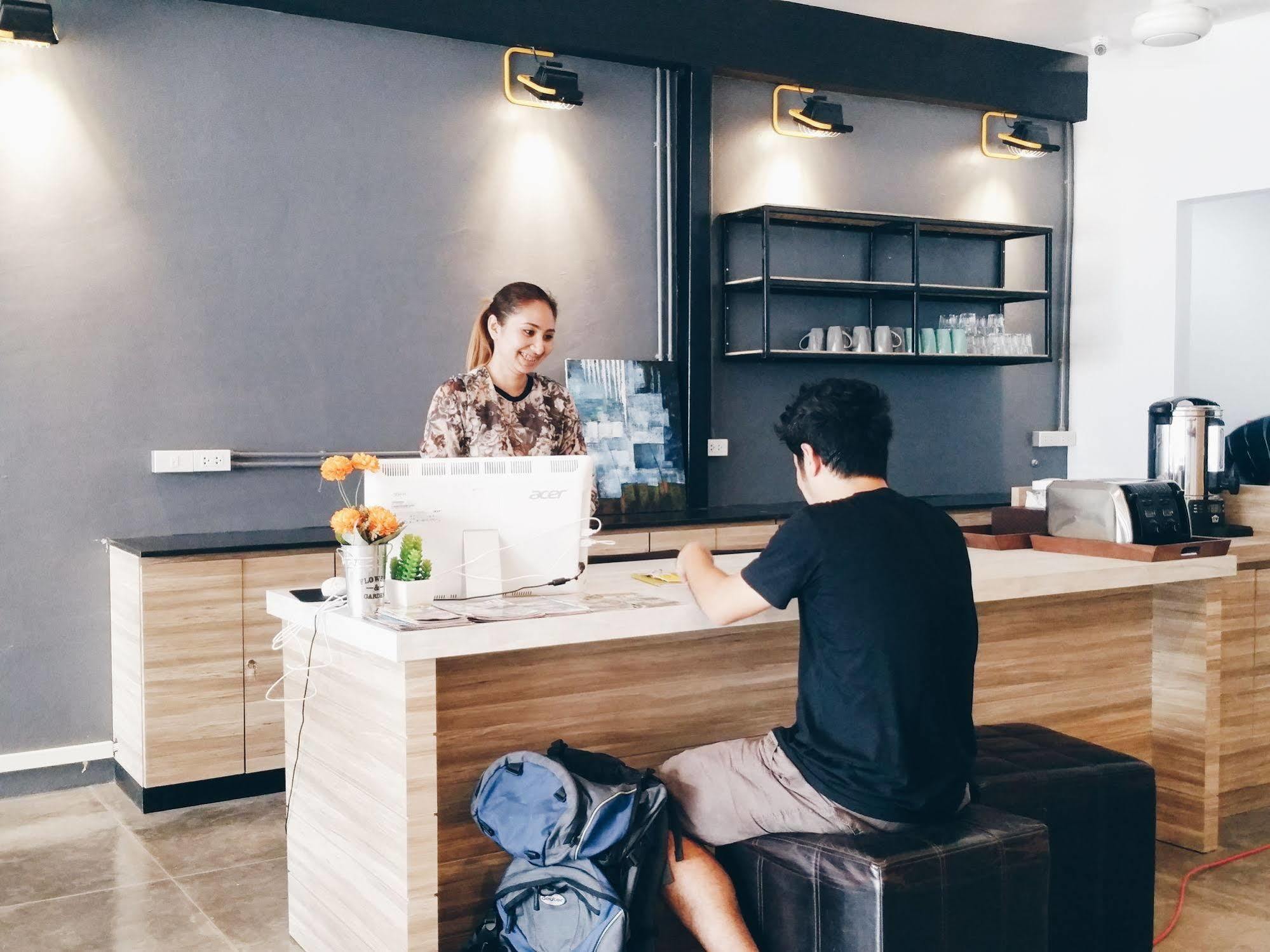Bed Hostel Phuket Exterior photo