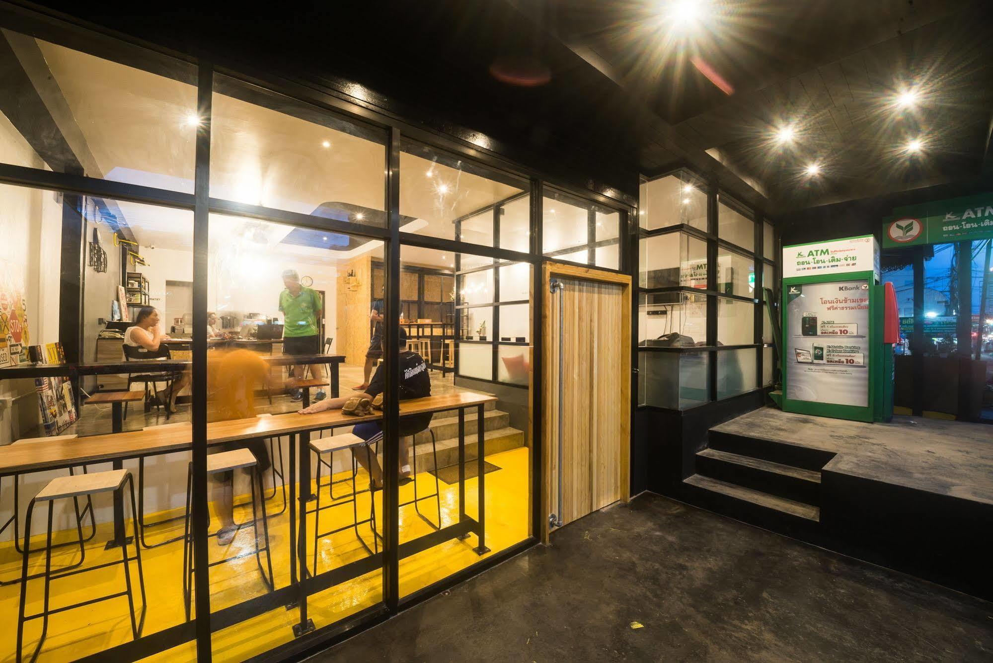 Bed Hostel Phuket Exterior photo
