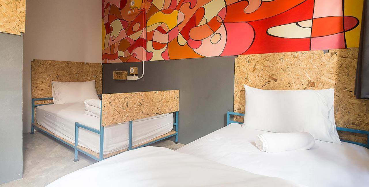 Bed Hostel Phuket Exterior photo
