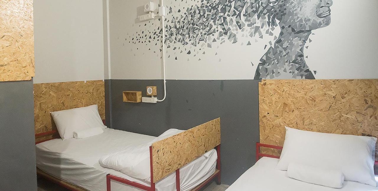 Bed Hostel Phuket Exterior photo