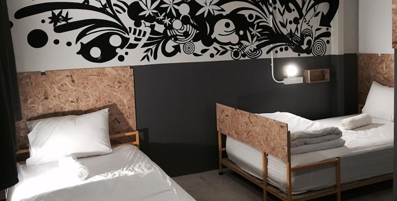 Bed Hostel Phuket Exterior photo